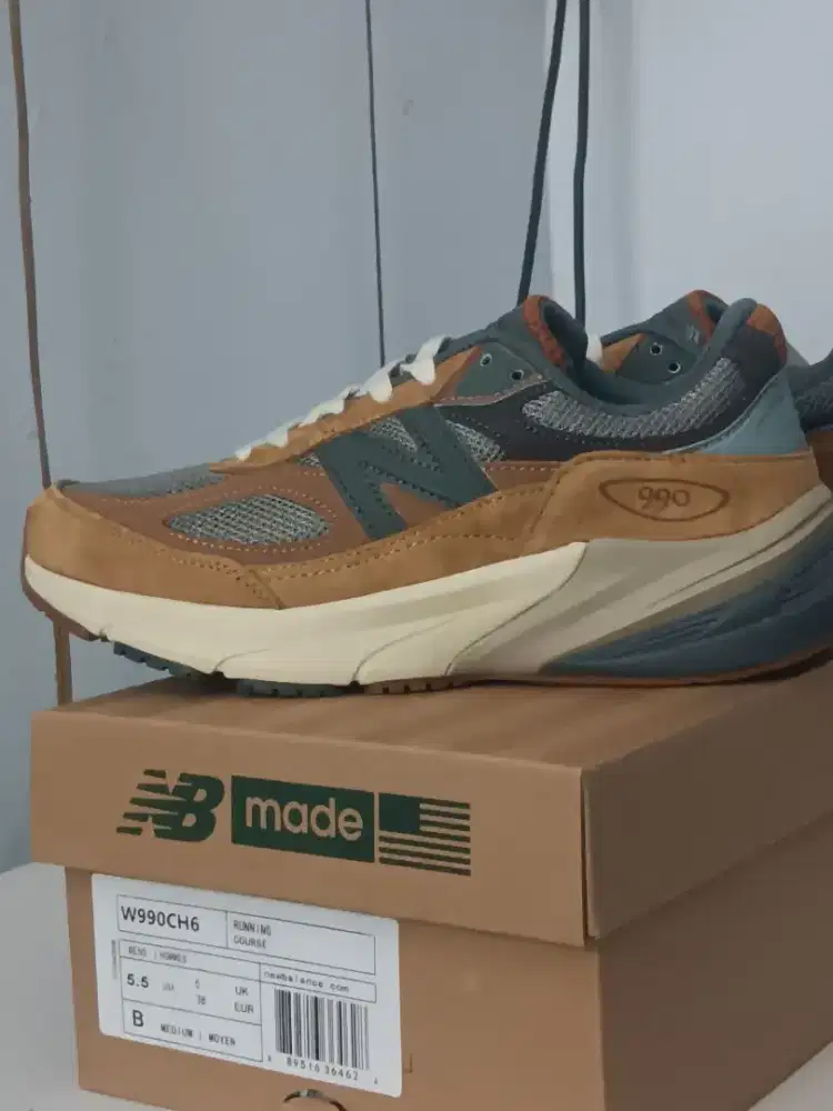 NB 990v6 x Carhartt Sneaker