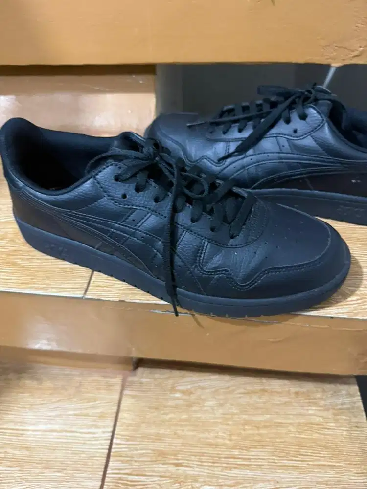 Jual sepatu merek Asics