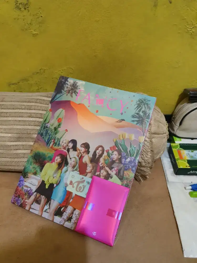 Album TWICE Fancy