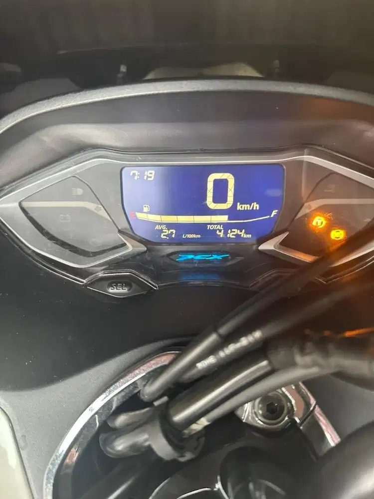 Dijual Honda PCX ABS 2023 low km Warna putih