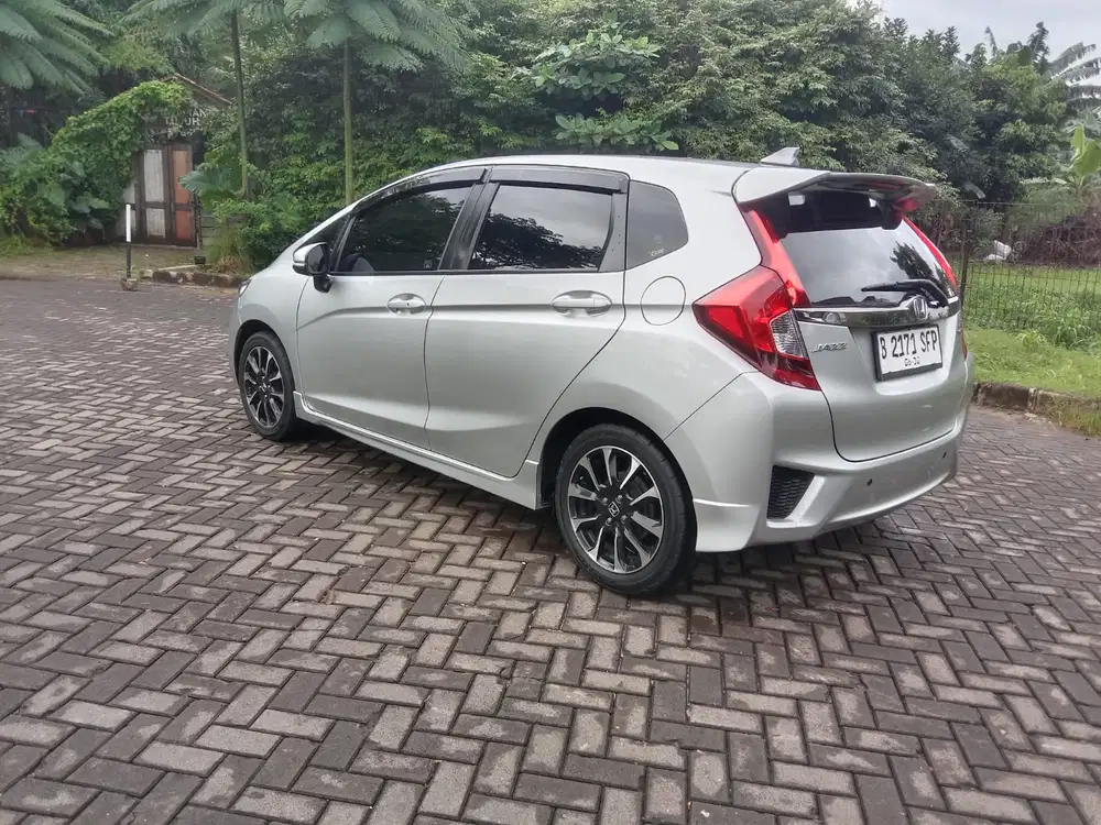 Honda Jazz RS 2015 Matic Silver TERAWAT