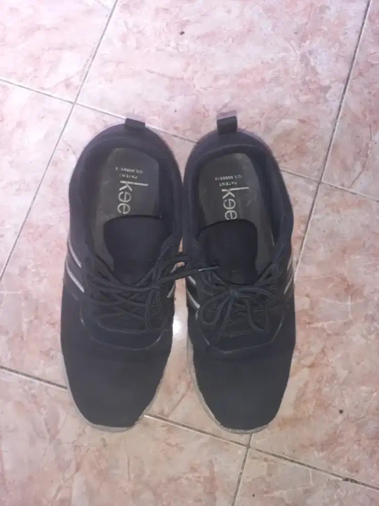 Sepatu merk keeve size 41