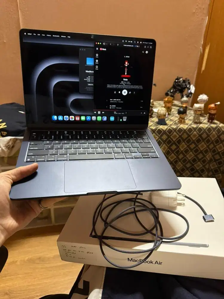 Macbook M2 air 2022 8/256 bisa nego