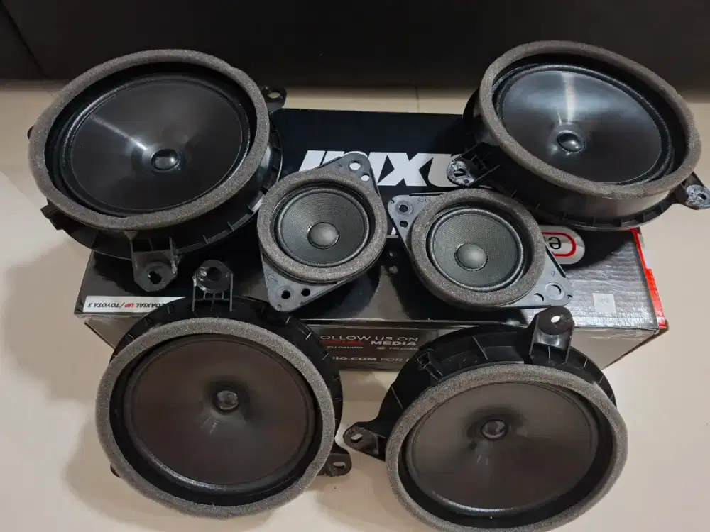 1 set speaker bawaan zenix 2026