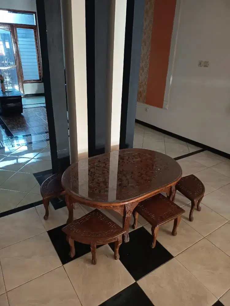 Meja jati Oshin ukir