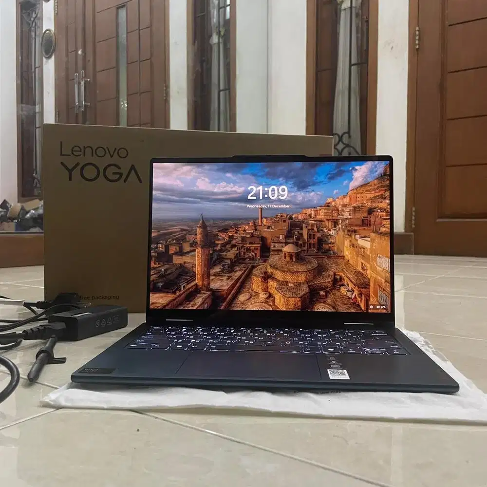 Laptop Lenove Yoga 7 2-in-1 14 OLED - Core Ultra 5 125H / 16GB / 512GB