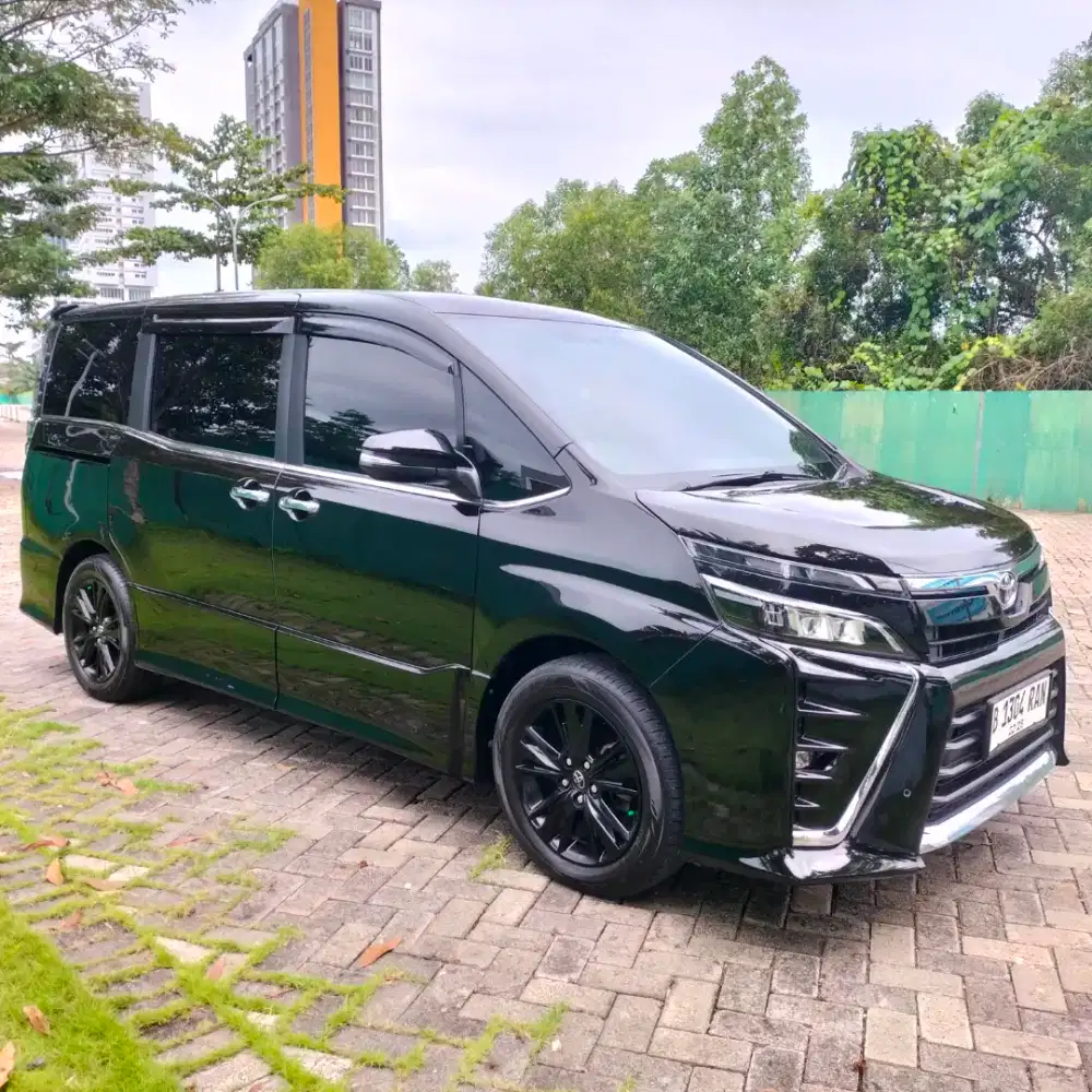 Toyota Voxy 2.0 AT CBU