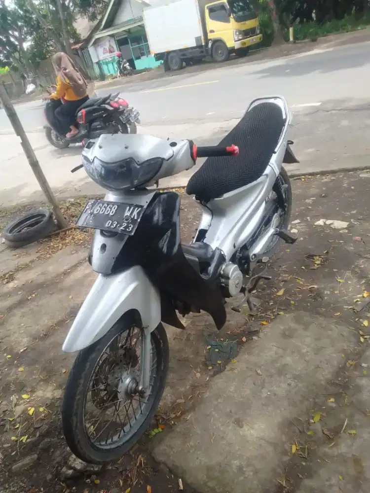 Suzuki smash thn 2005