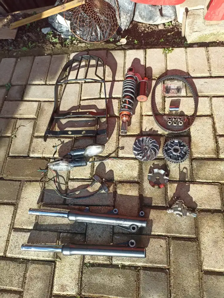 Manawi pajeng patilasan na , -bracket klx
-shock depan beat esp
-shock