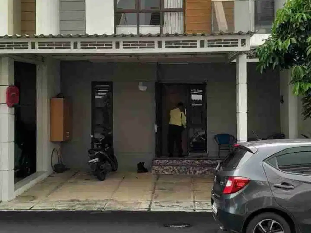 DISEWAKAN RUMAH CANTIK FULL FURNISHED DI SUMMERECON BEKASI