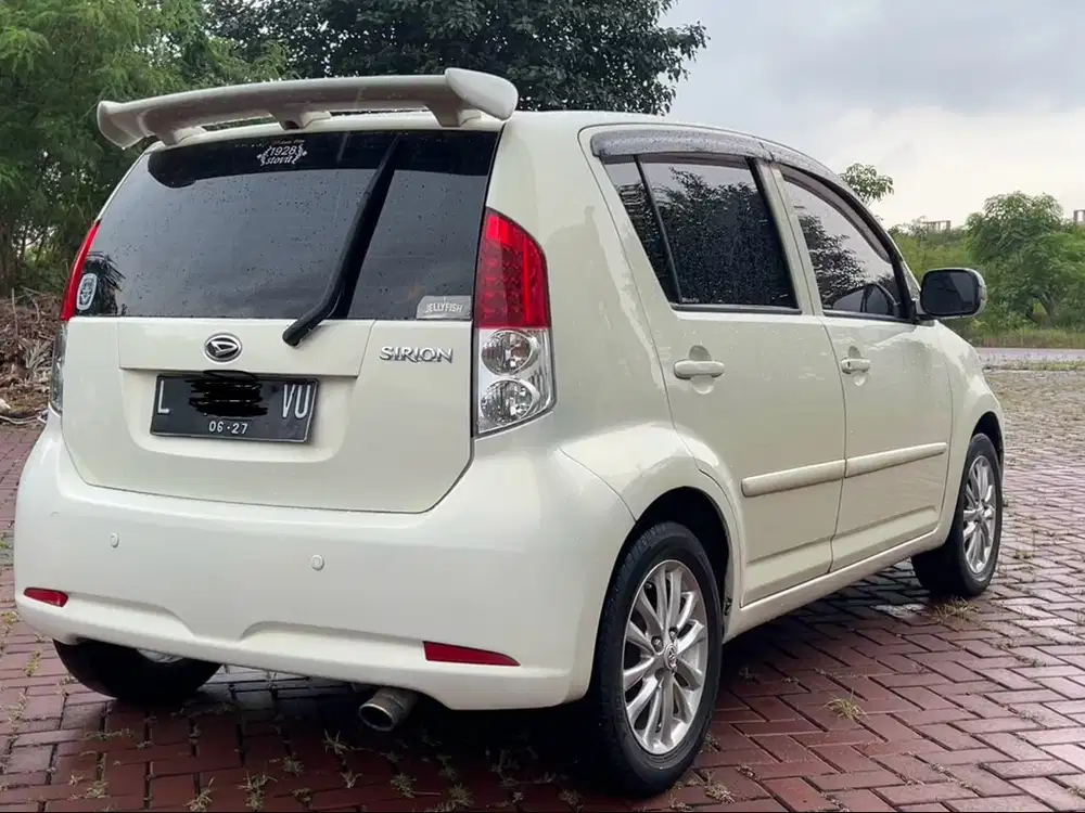 Daihatsu sirion M CBU matic AT 2008 putih antik dan langka
