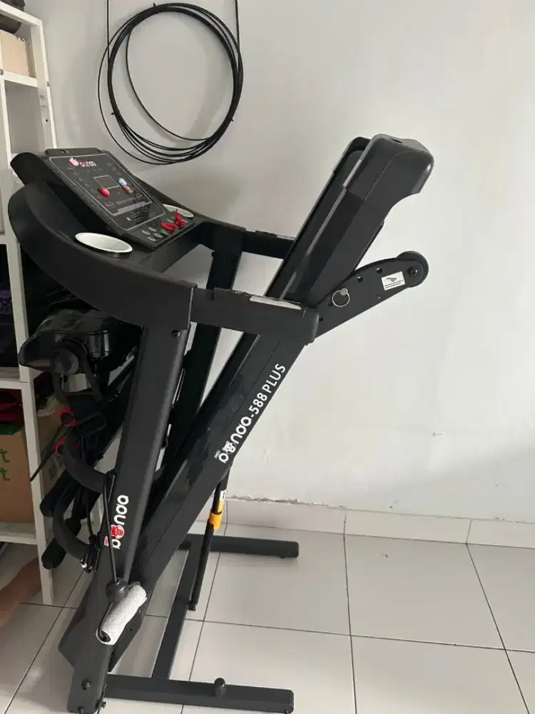 Treadmill Elektrik Redpanda 588I auto Incline Multifungsi