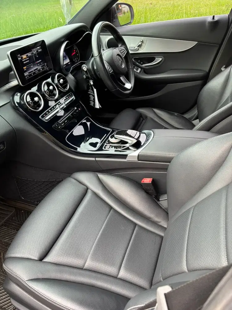 Mercedes-Benz C200 2017 Bensin