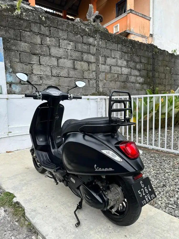 Vespa Sprint Notte Limited Edition