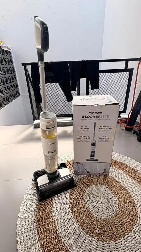 Tineco iFloor Breeze WET Vacuum Cleaner