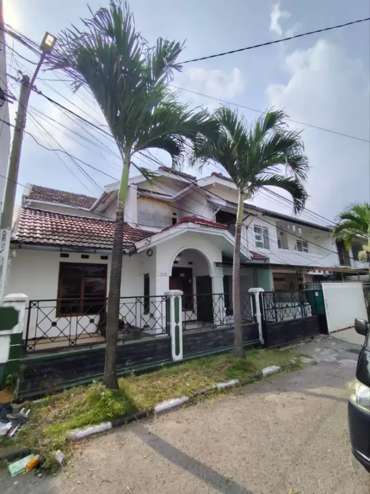 Rumah  strategis 2 Lantai bisa kantor di komplek Ujungberung indah