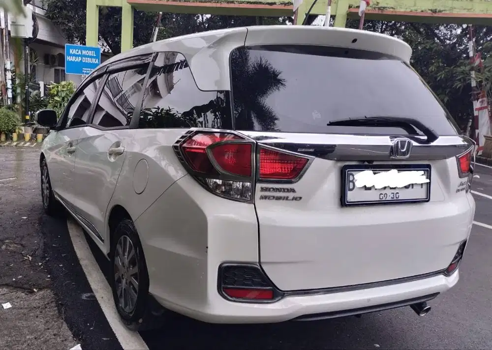 HONDA MOBILIO TYPE E CVT PUTIH 2015 TANGAN PERTAMA TERAWAT