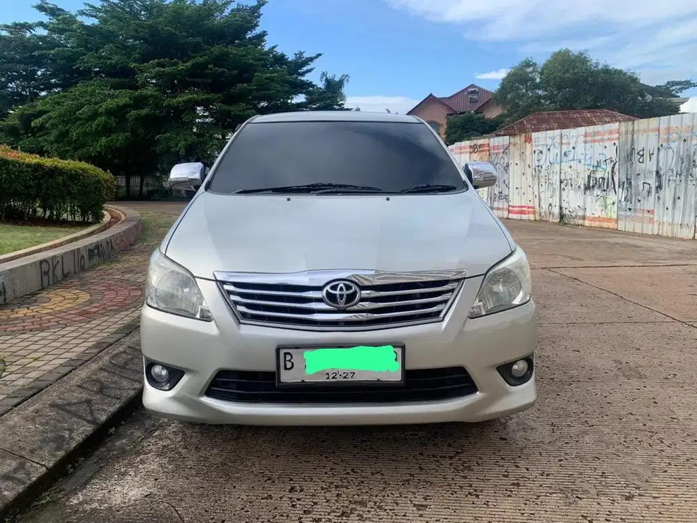 Kijang Innova 2.0 G bensin. NIK 2012 pemakaian 2013 Silver gold
