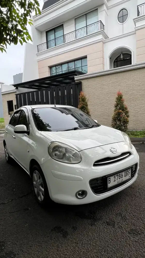 Nissan March Matic Putih 2013 kondisi terawat