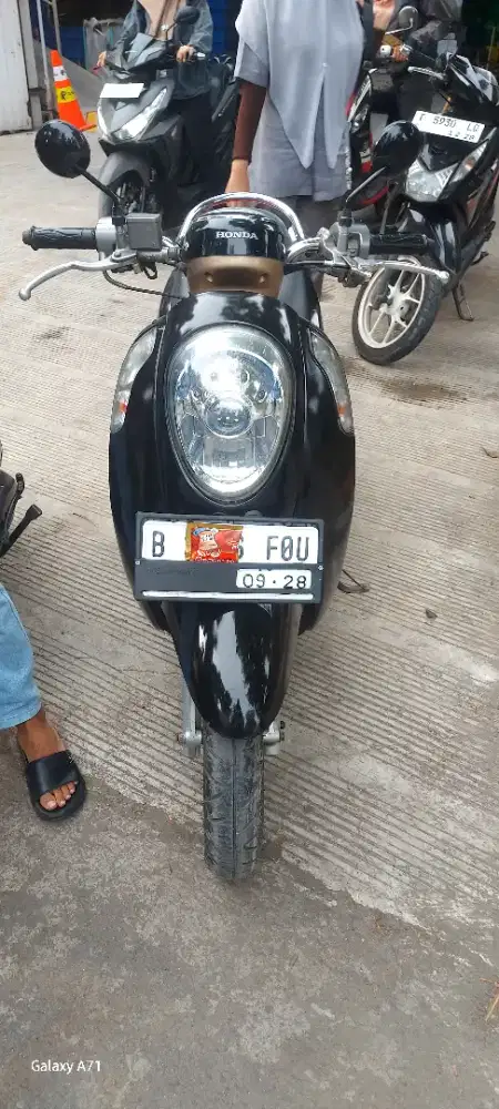 SCOOPY 2013 LENGKAP BAN DONAT JABABEKA