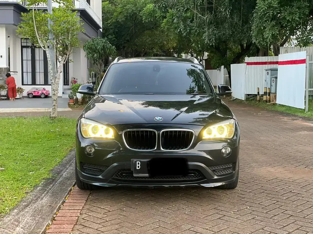 BMW X1 2015 Last Edition A/T Black on Red