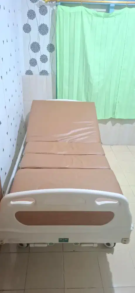 Bed pasien / ranjang rumah sakit
