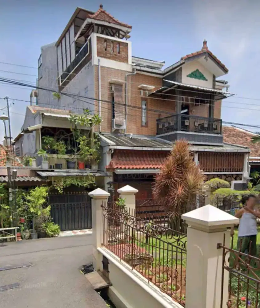 RUMAH CLASIK JOGLO 3 LANTAI SINGOSARI PELEBURAN