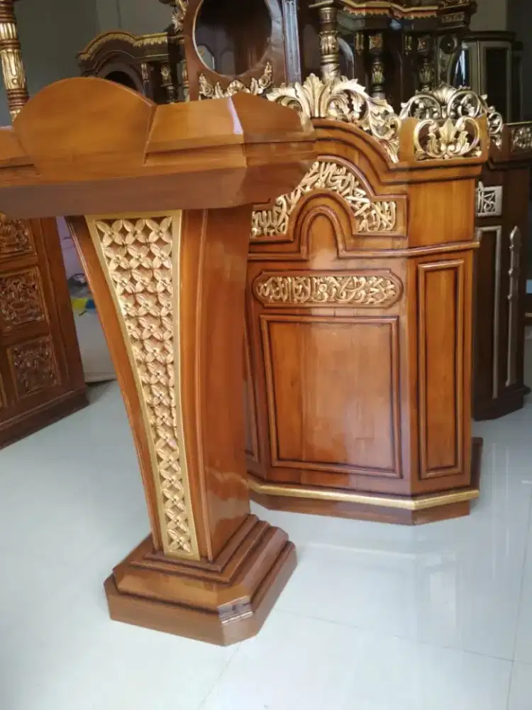 Mimbar podium presiden