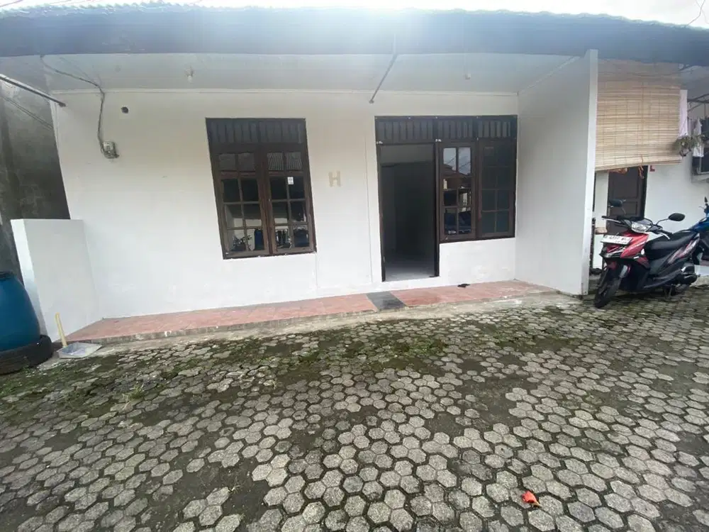 Rumah disewakan bulanan  2 KT