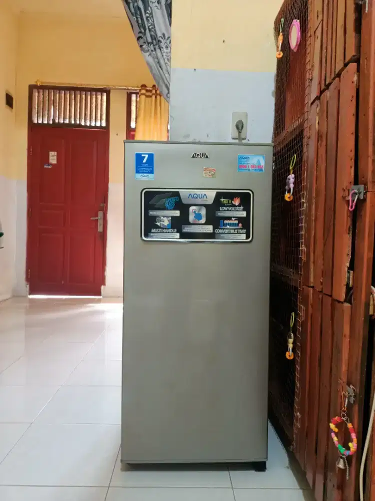 KULKAS AQUA SECOND RASA BARU