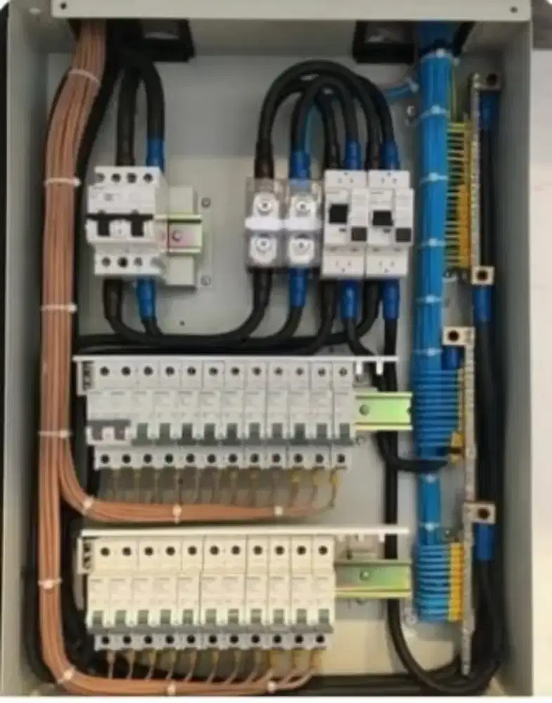 Tukang panel listrik panggilan
