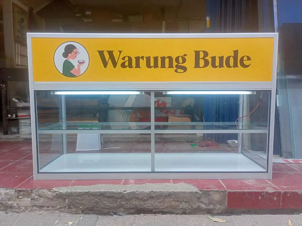 ETALASE KACA BESAR (SHOWCASE)