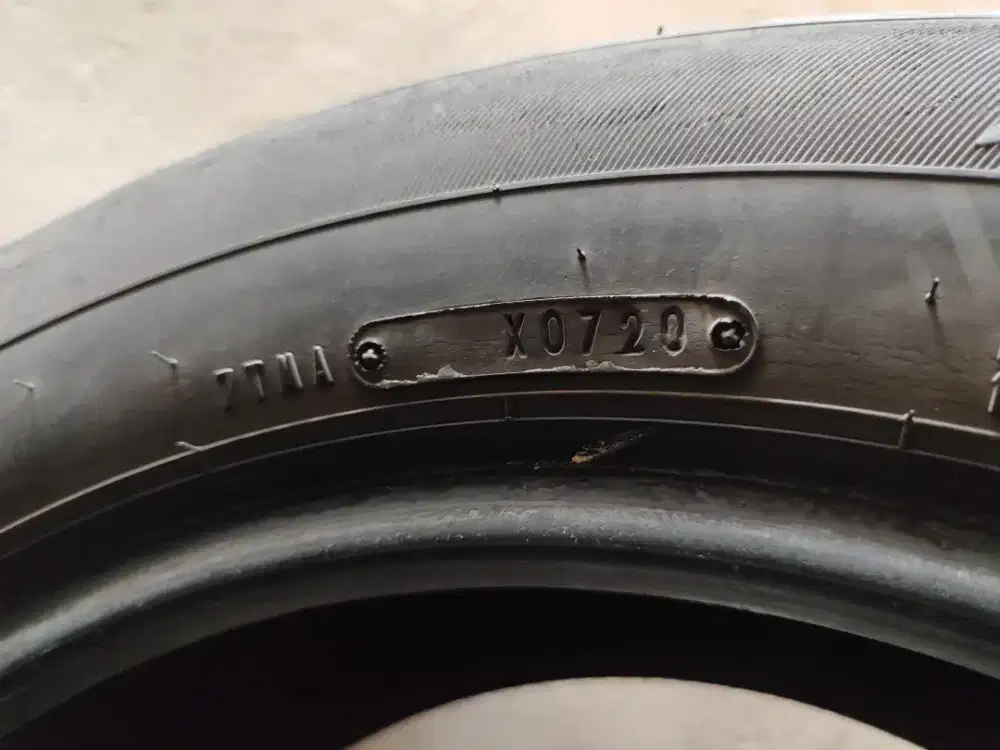 Ban bekas tahun 2020 (2 buah)