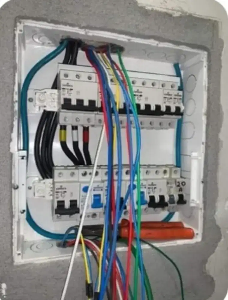 Tukang panel listrik panggilan