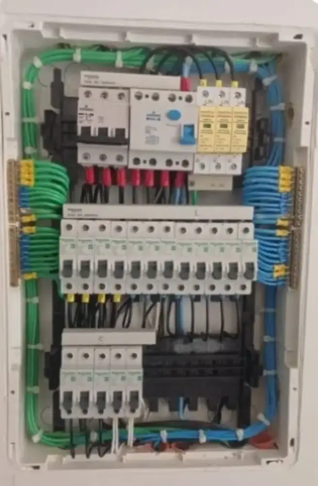 Tukang panel listrik panggilan