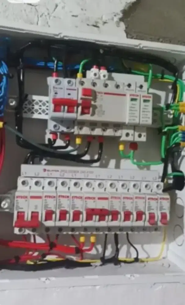 Tukang panel listrik panggilan