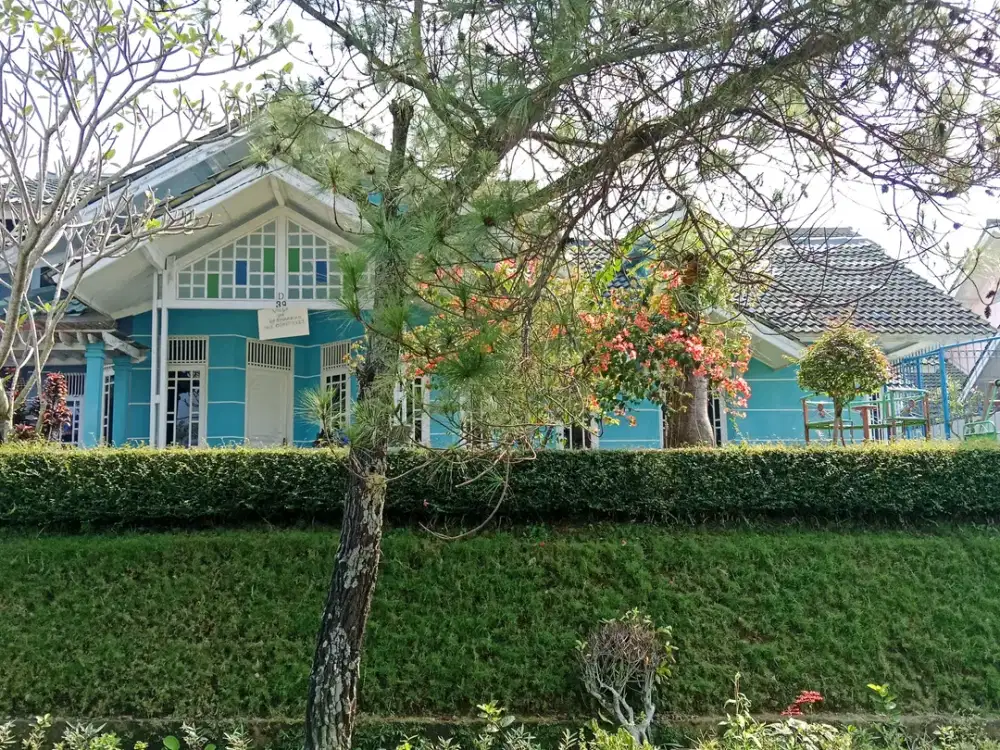 Harian sewa 4 kamar vila kolam renang di cipanas Dekat Factory outlet