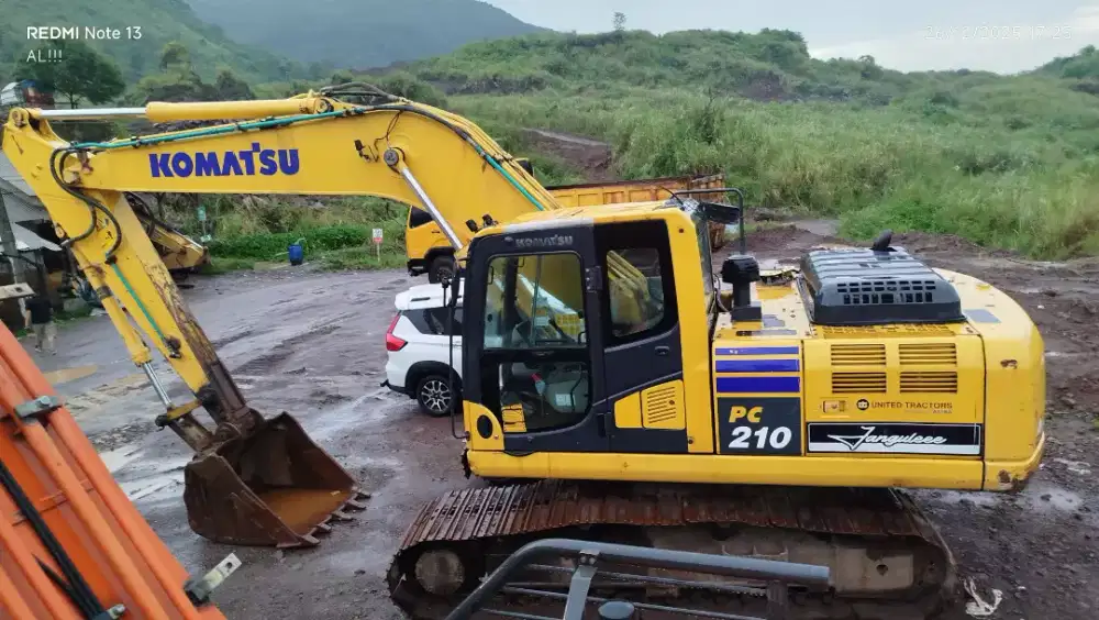 Excavator Komatsu PC 210-10 tahun 2021