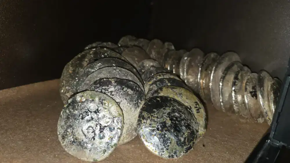 Murah dijual perak murni kadar 99% ada 21kg