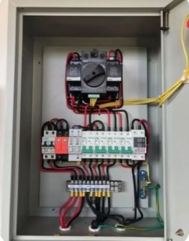 Tukang panel listrik panggilan