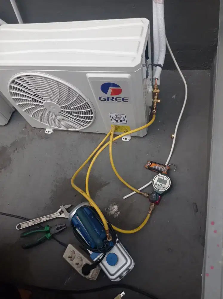 Ac gree 1/2pk garansi 5thn + 10thn