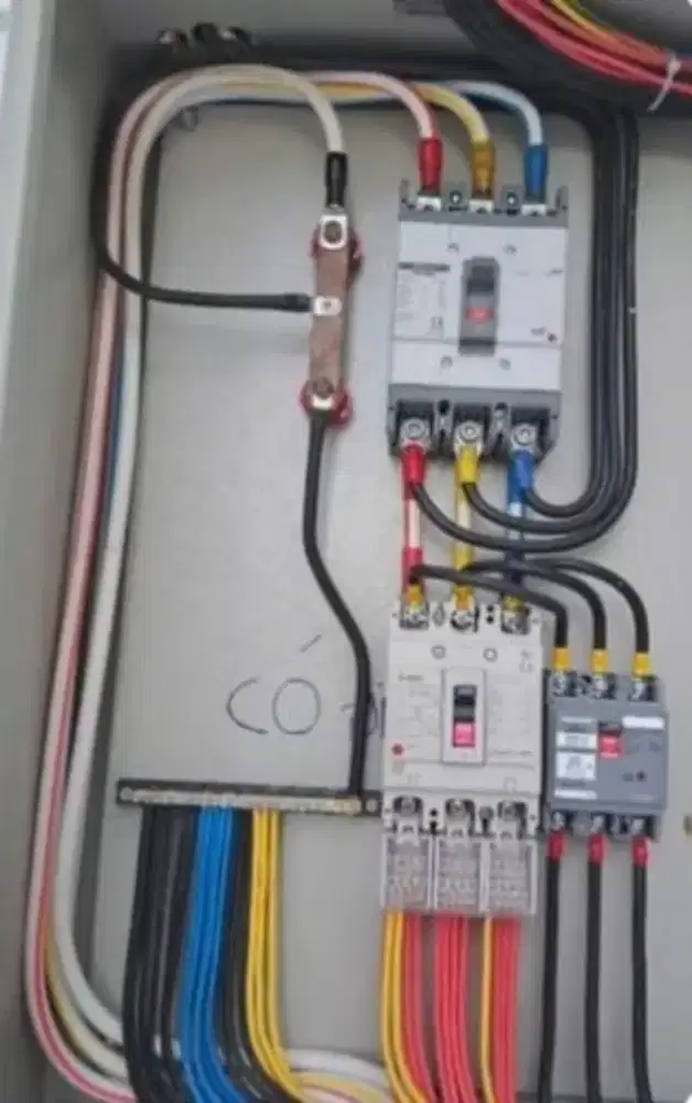 Tukang panel listrik panggilan