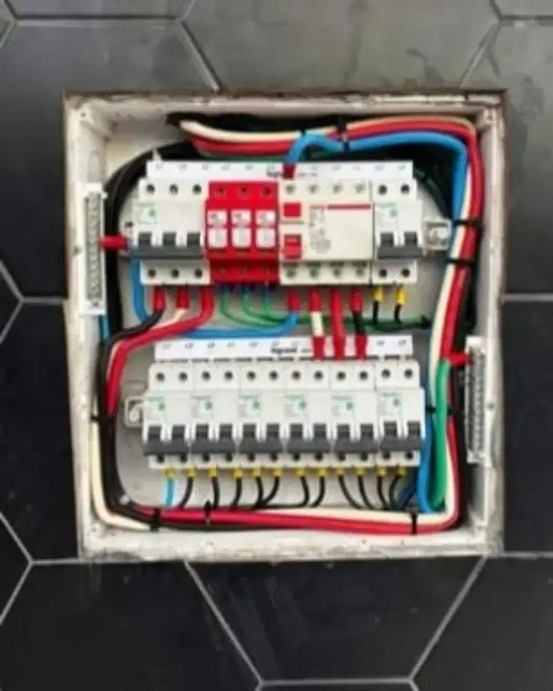 Tukang panel listrik panggilan