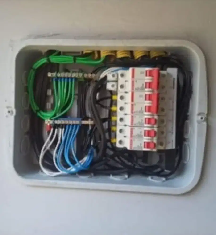 Tukang panel listrik panggilan