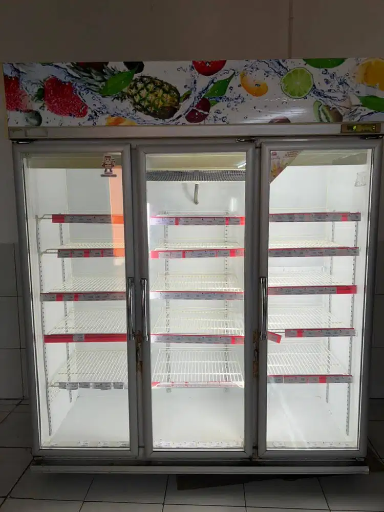 Showcase bekas murah merk Gea 1500L mesin normal jaya