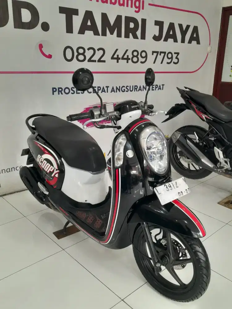 UM 500 HONDA SCOOPY 2017