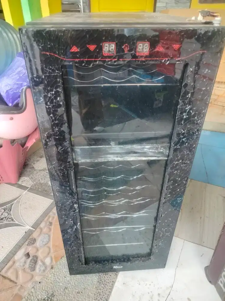 Lemari Pendingin (Wine Coller)