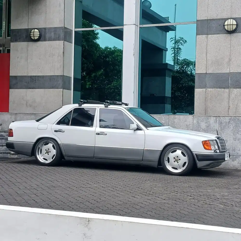 Mercedes-Benz 300E 1991 Bensin