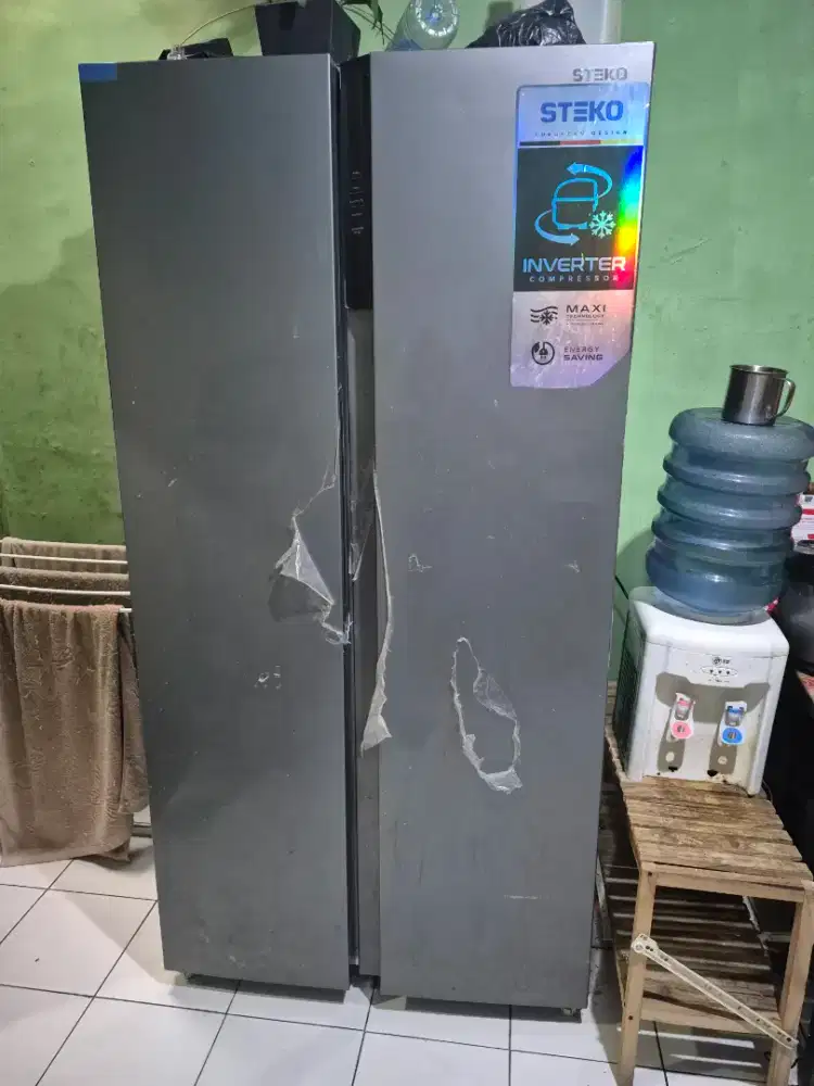 Kulkas side by side steko inverter masih likenew bagus