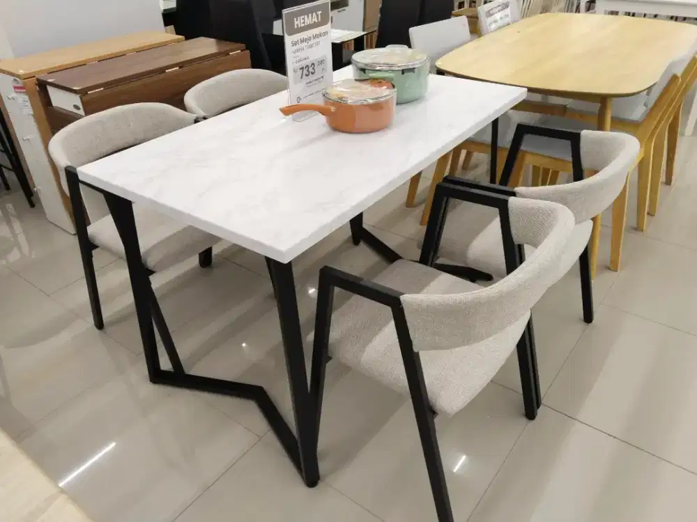 Set Meja makan Harper